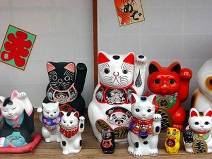 Resultado de imagem para Um pouco sobre os Gatos da Sorte japoneses Vermelho