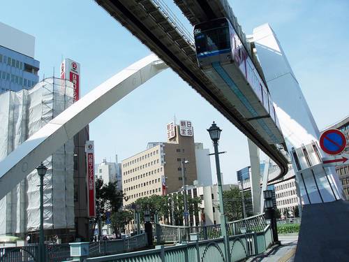 Chiba_monorail_train