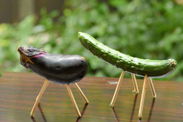 Cavalos e bois de pepino e berinjela usados no Obon 
