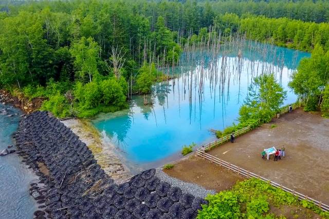 Shirogane aoi ike - A lagoa azul de Hokkaido