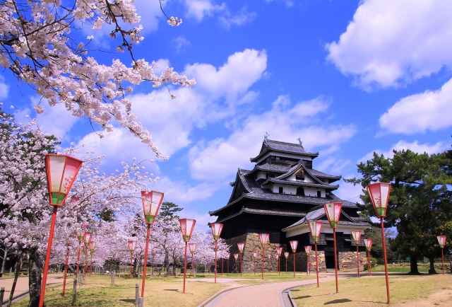 Lanternas Bonbori no Castelo de Matsue 