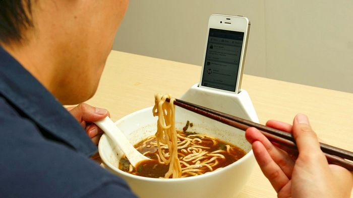 Anti-loneliness-ramen-bowl