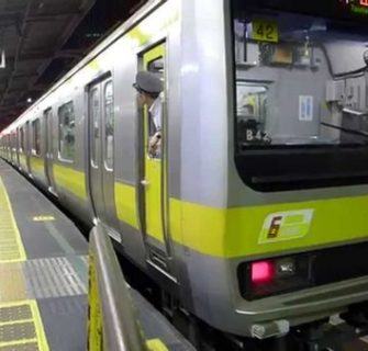 Melodias nas estações de trem no Japão