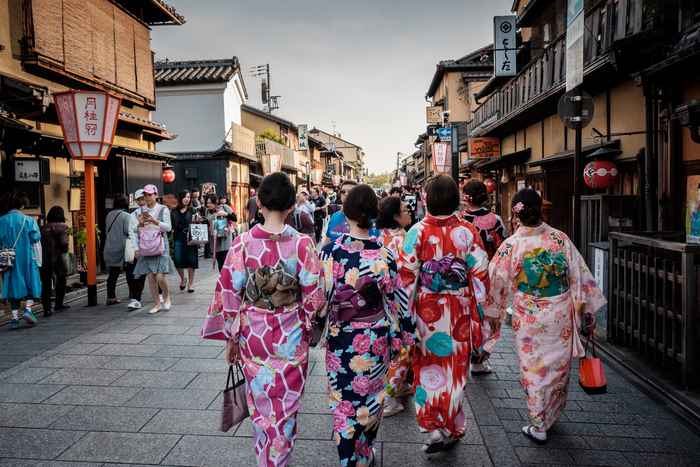 Diversas cidades turísticas oferecem aluguel de yukata para visitantes.