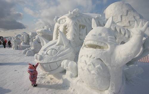 Escultura de neve do Totoro