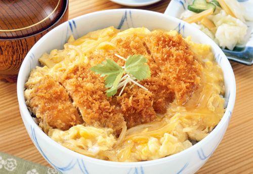 Katsudon, um prato tradicional no Japão