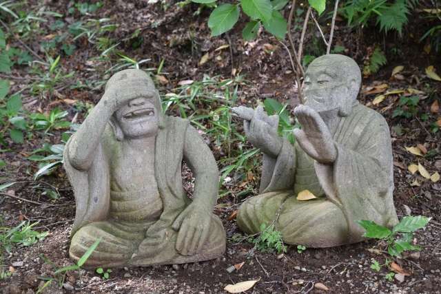 Estátuas Divertidas (Rakan) no Templo Jyokei-ji 