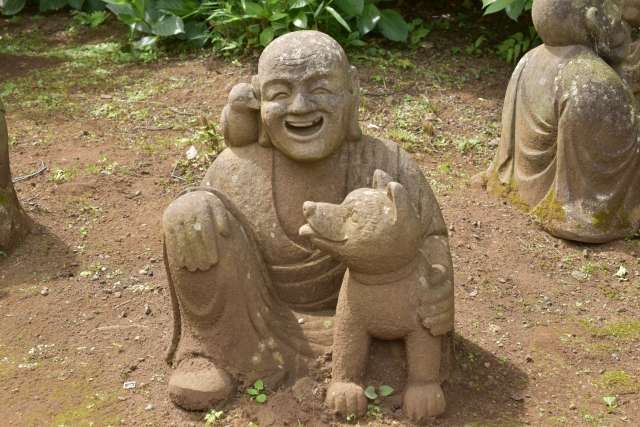 Estátuas Divertidas (Rakan) no Templo Jyokei-ji 