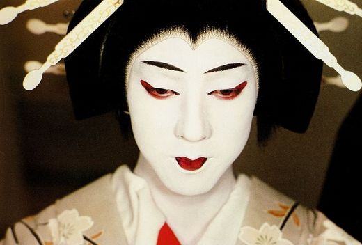 Ator de Kabuki Bando Tamasaburo V, famoso por seus papéis Onnagata