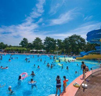 20 piscinas e parques aquáticos para conhecer no Japão