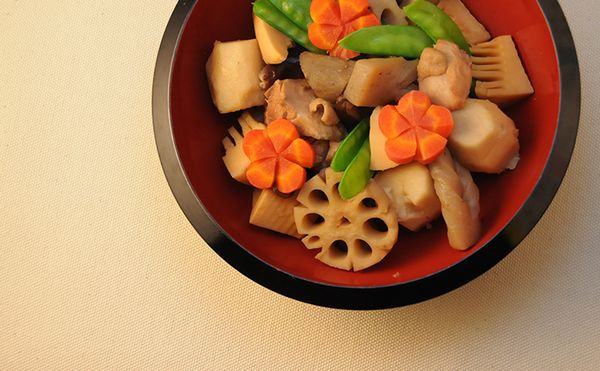 Chikuzenni (Nishime) - Frango e Legumes Cozidos à Moda Japonesa