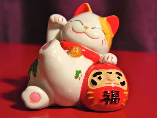 maneki neko + daruma