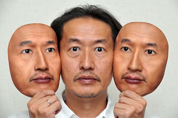 As máscaras hiper-realistas de Osamu Kitagawa
