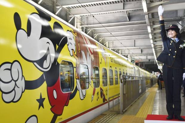 Embarque no maravilhoso mundo do Mickey Mouse com esse novo shinkansen em Kyushu