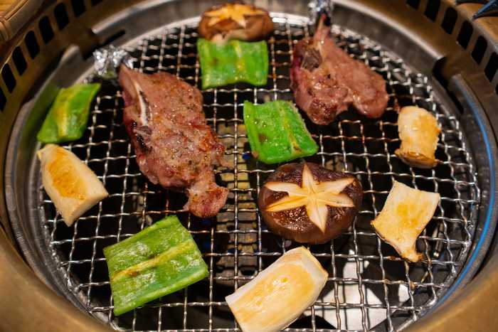 Restaurante Yakiniku no Japão