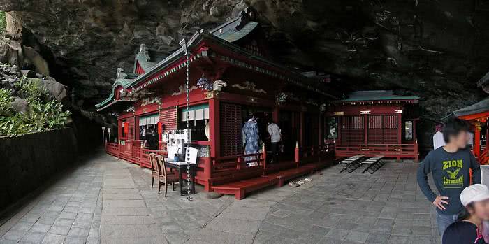 12 santuários relacionados à mitologia japonesa - Santuário de Udo (Nichinan, Miyazaki) (Wikimedia Commons) 
