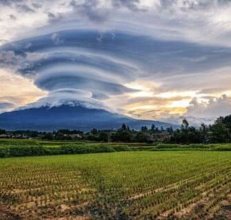 Monte Fuji e nuvens lenticulares