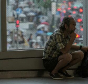 Moradores de rua no Japão