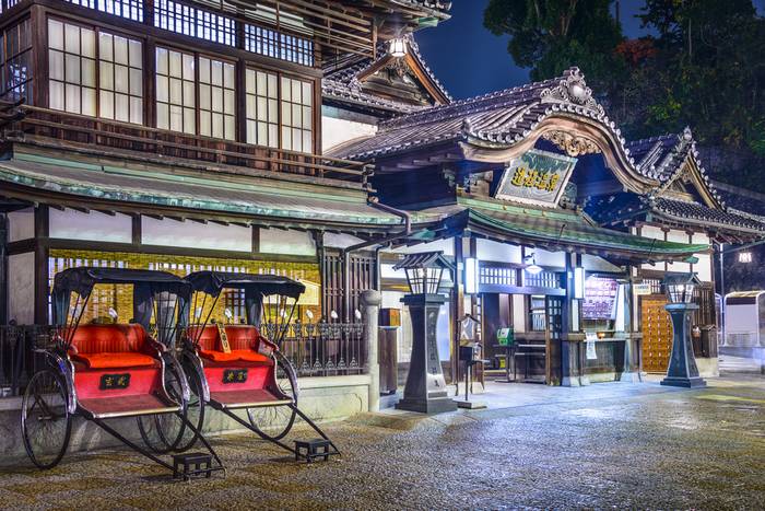 Riquixás em Dogo Onsen, em Matsuyama, Ehime 