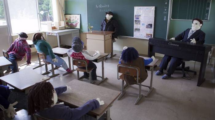 A vila japonesa, onde bonecos em tamanho real substituem antigos moradores 2