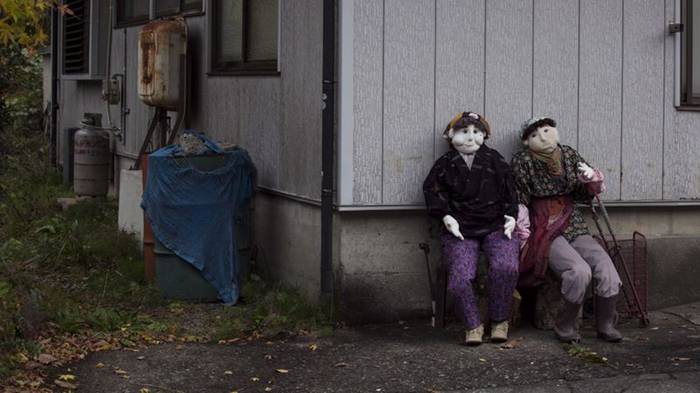 A vila japonesa, onde bonecos em tamanho real substituem antigos moradores 3