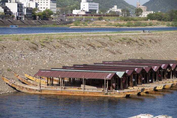 Cruzeiros turísticos pesca Ukai