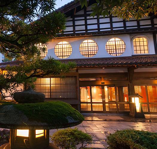 Houshi, O hotel de 1300 anos administrado pela mesma família por 46 gerações