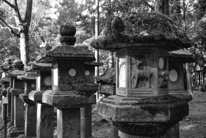 Lanternas de pedra Ishi-doro (Depositphotos)