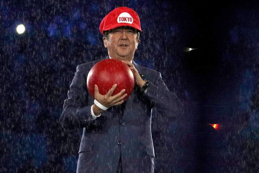 Shinzo Abe vestido de Mario no Rio 2016