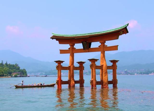 Grande Torii no Santuário de Itsukushima 