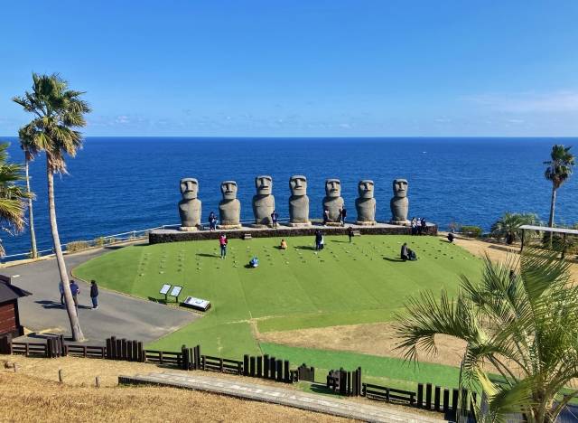 Estátuas Moai no Japão