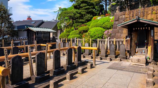 Túmulos dos 47 ronin no Templo Sengakuji 