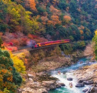 Sagano scenic railway, uma rota cênica de trem em Kyoto
