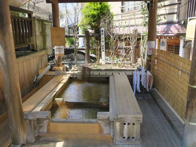 Banho termal em Shima Onsen