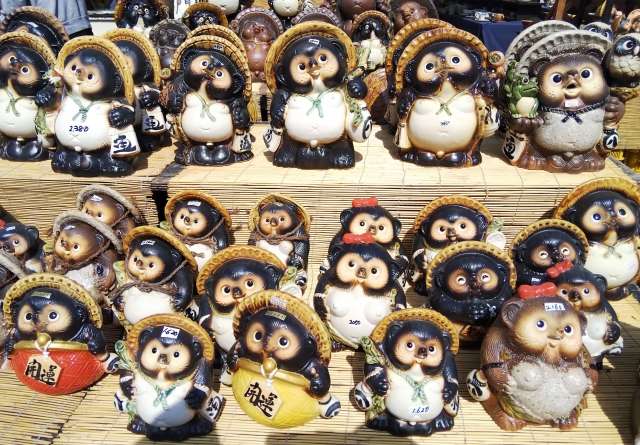 Estátuas Tanuki. Conheça seu simbolismo na cultura japonesa