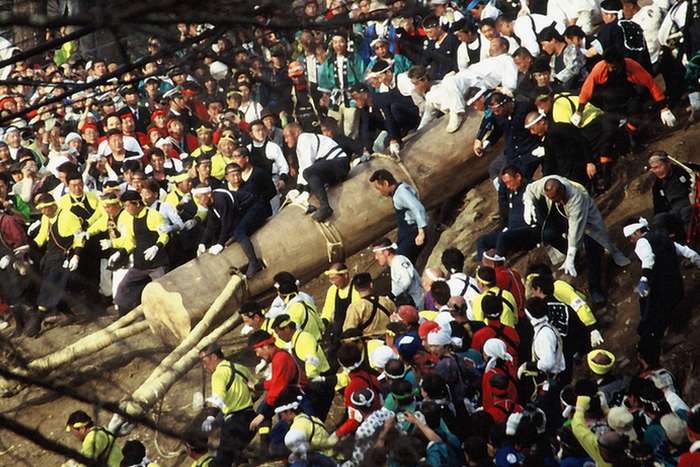 Onbashira Matsuri: A História Por Trás do Festival Mais Radical do Japão