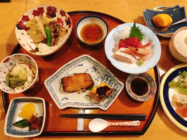 Refeição Kaiseki em um Ryokan