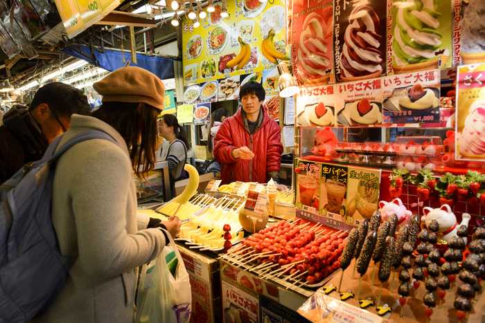 Ameyoko, o mercado histórico e vibrante de Tóquio 