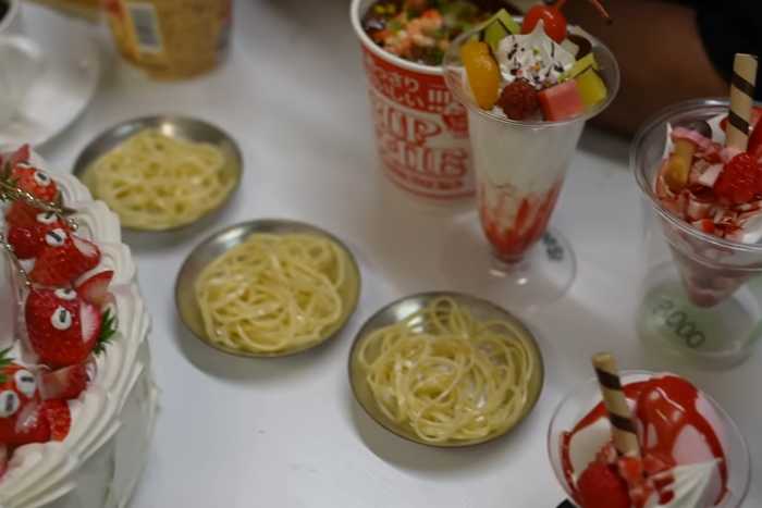 Artesão Takeuchi, especialista em fazer réplicas de comida no Japão