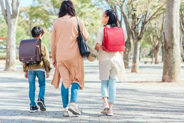 Desafios de ser mãe solteira no Japão