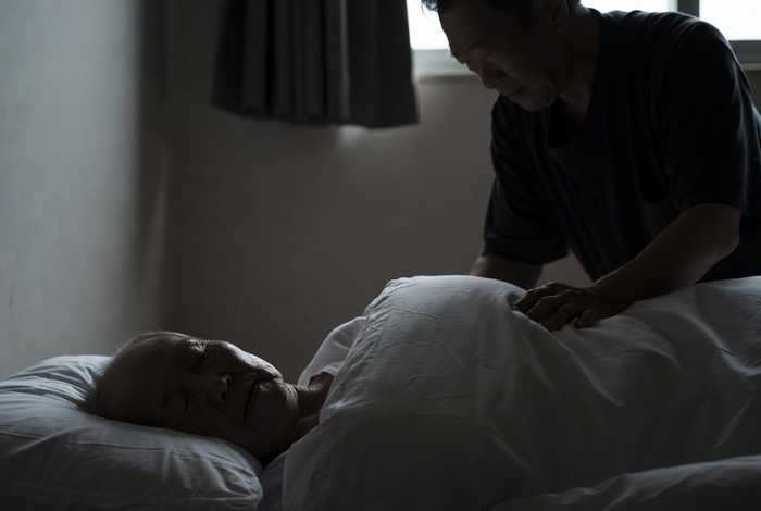 Exaustão, isolamento e tragédia: o avanço do Kaigo Satsujin no Japão