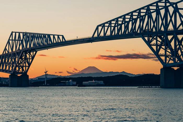 Baía de Tóquio, Ponte Gate e Monte Fuji ao pôr do sol 