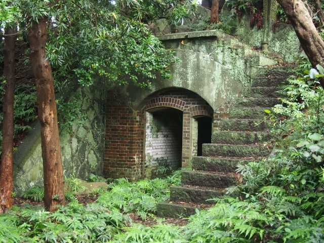 Ruínas, silêncio e mistério: descubra Tomogashima no Japão