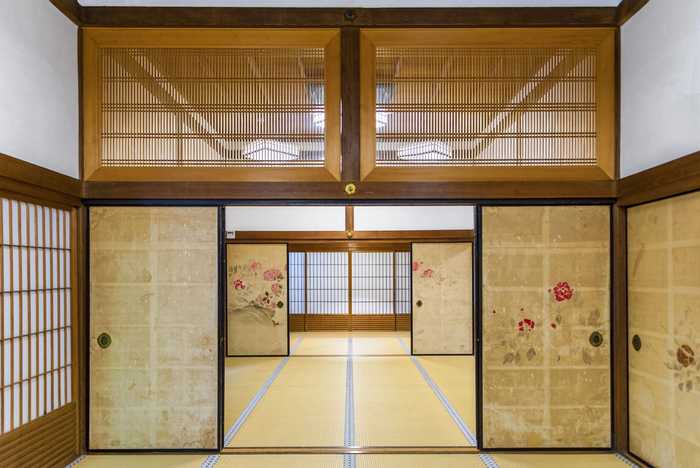 Fusuma em um ryokan tradicional em Koyasan 