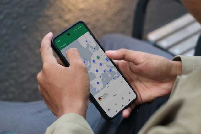 Perigos de Carregar o Celular em Público ao Viajar