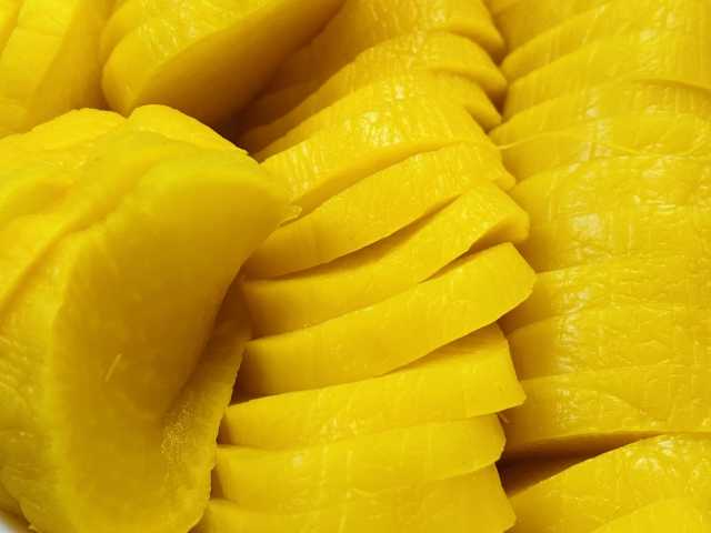 Takuan - A tradicional conserva de daikon amarela