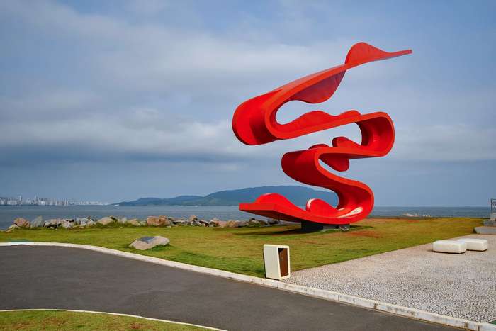 Escultura de Tomie Ohtake em Santos 