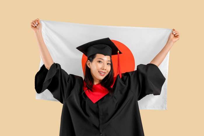 Estudante nipo brasileira formatura 