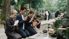 Hakamairi: a tradição japonesa de visitar os túmulos dos antepassados durante o Obon