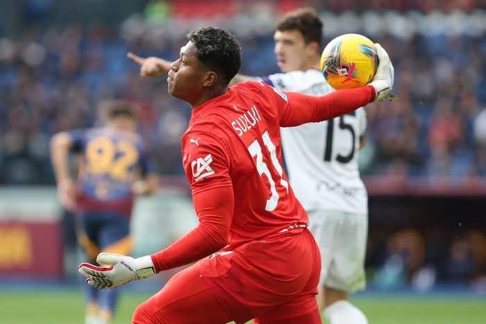 Zion Suzuki: a trajetória do goleiro que simboliza a nova geração do futebol japonês e enfrentou o racismo 